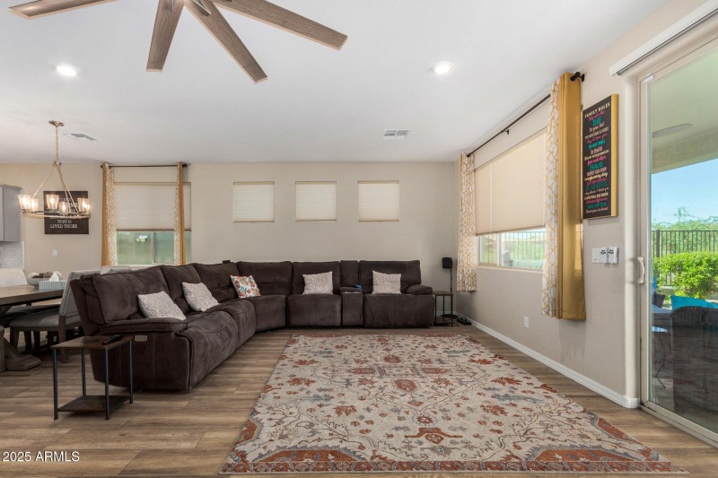 11 LV AZ Premier Real Estate