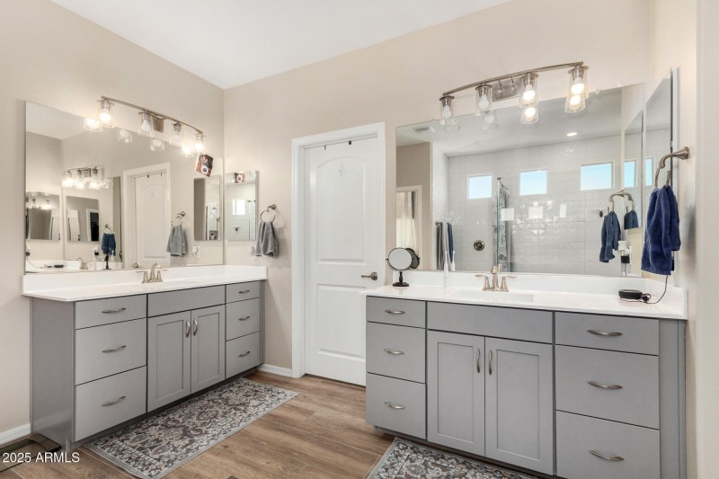 28 MBath AZ Premier Real Estate