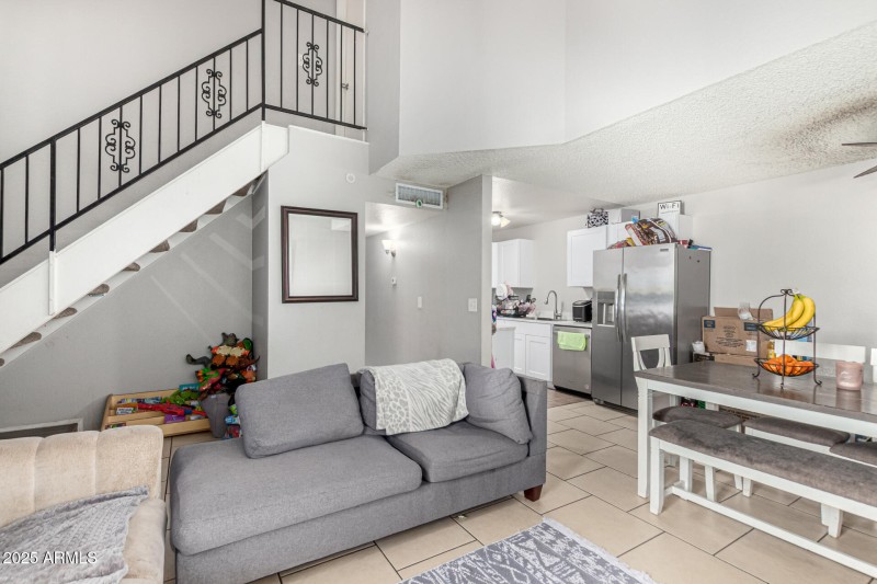 02- Living Room