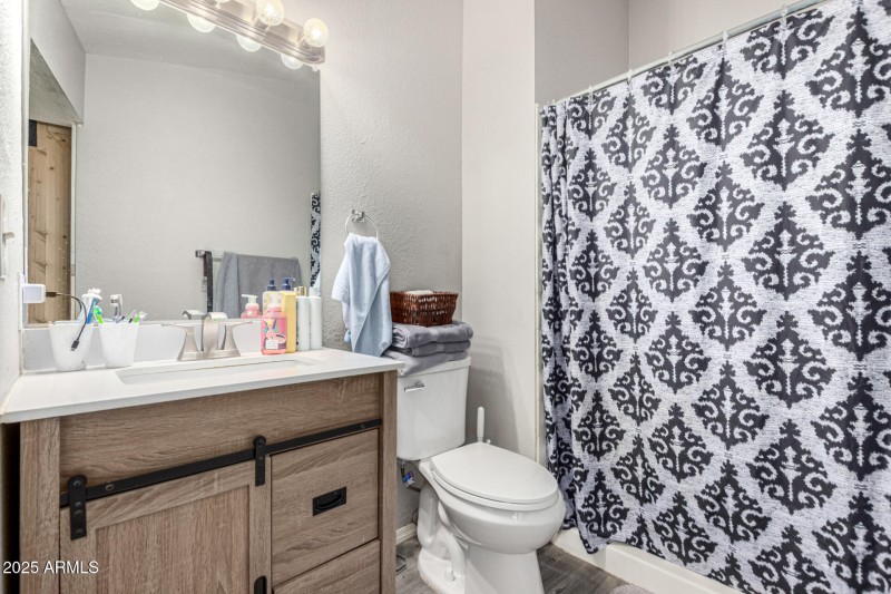 04 - Bathroom 2
