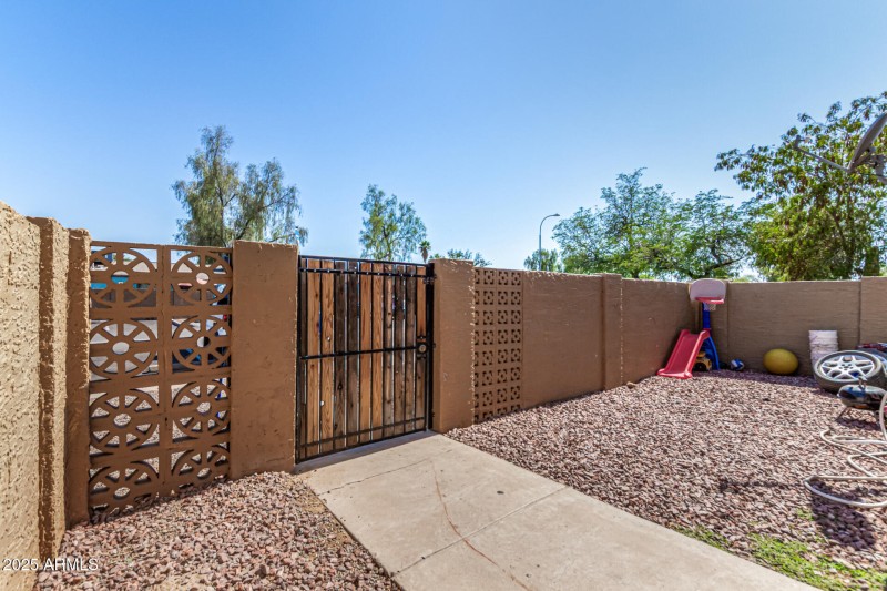 08 - Front Patio