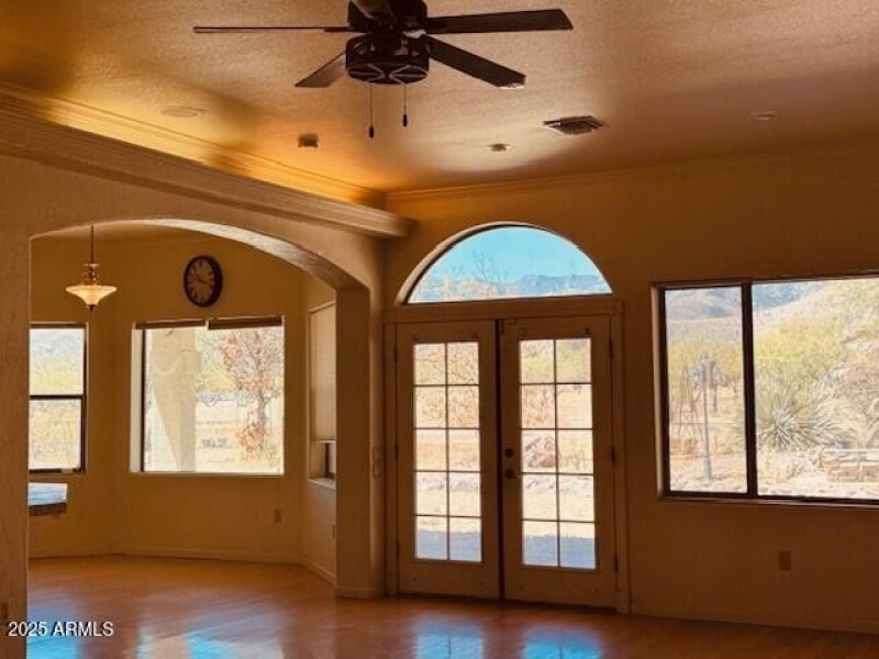 EATING AREA