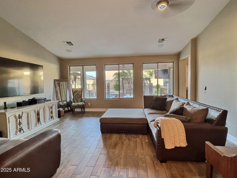 Living room 2