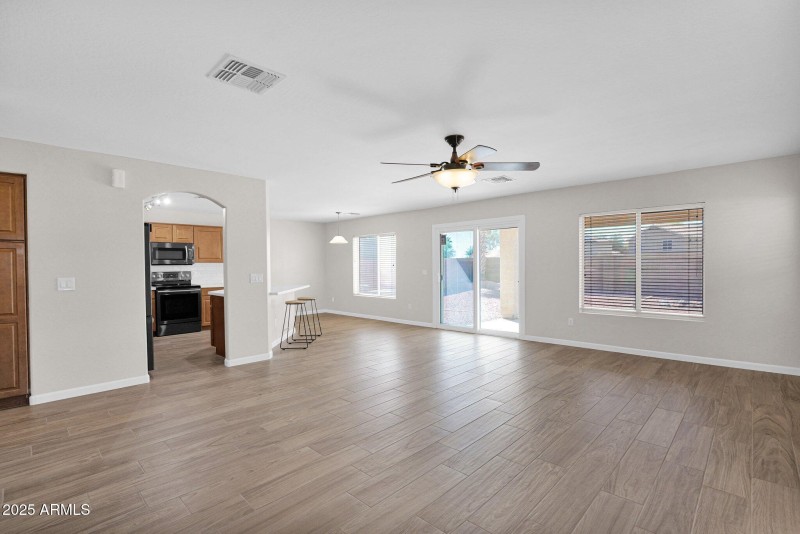 13-web-or-mls-P1234012