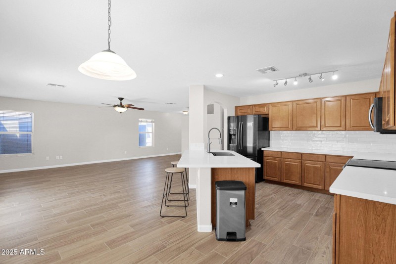 19-web-or-mls-P1234023