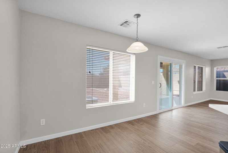 22-web-or-mls-P1234028