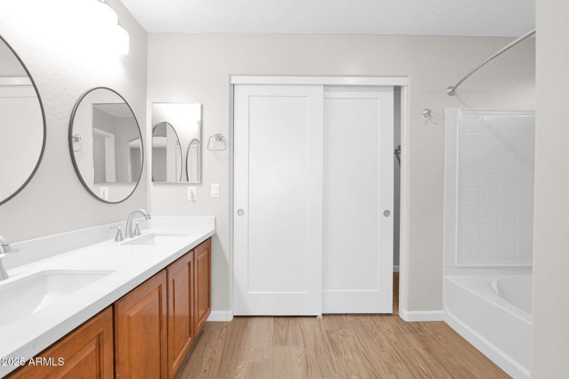 28-web-or-mls-P1234052