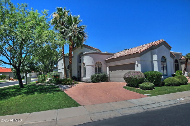 Gorgeous Corner Lot