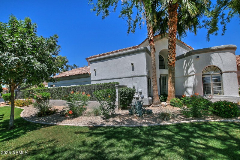 Gorgeous Corner Lot