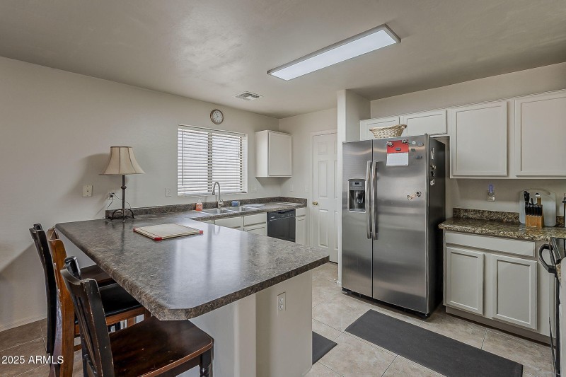 Eat-in Kitchen
