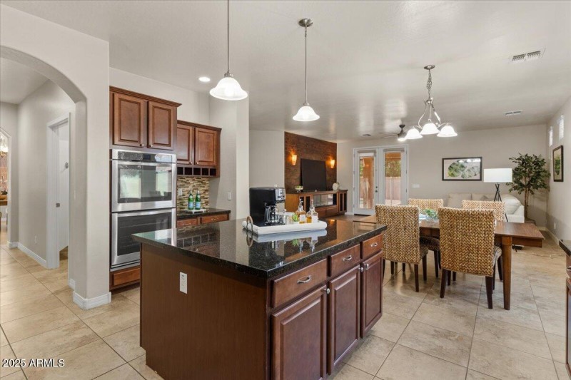 18-Kitchen