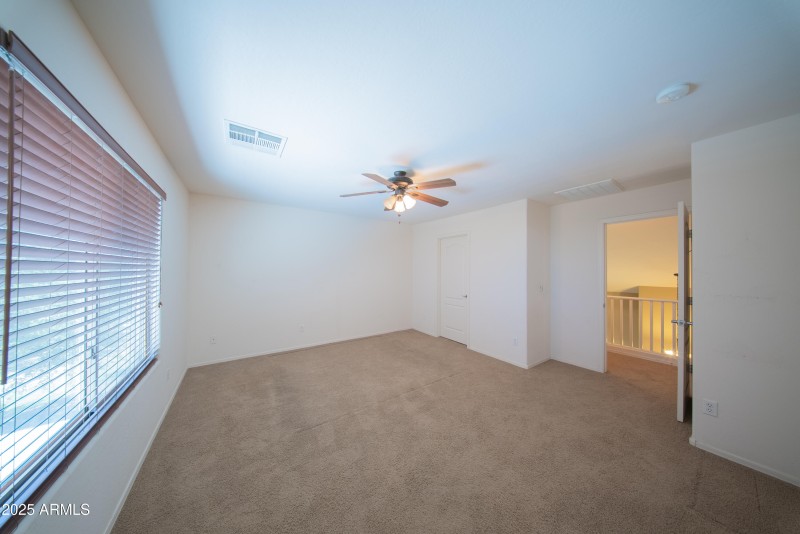 17433 W HOLLAND Lane