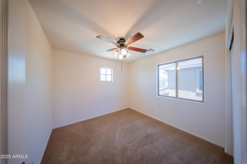 17433 W HOLLAND Lane