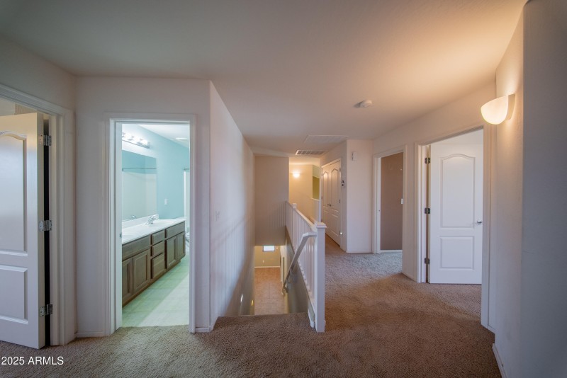 17433 W HOLLAND Lane