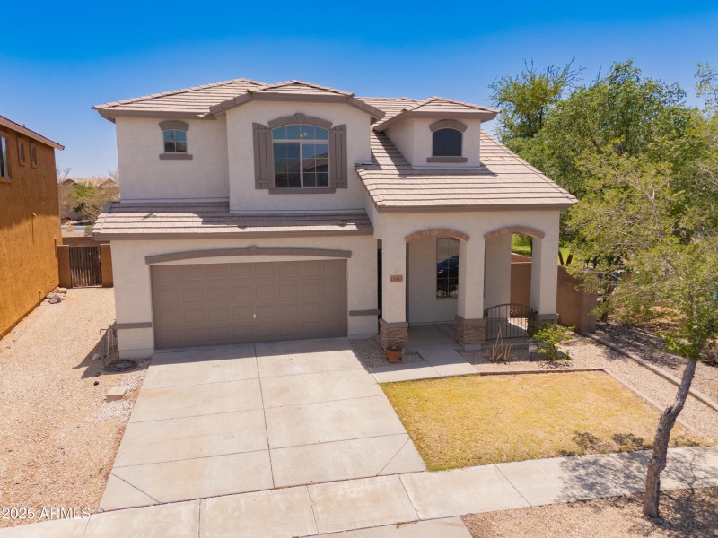 17433 W HOLLAND Lane