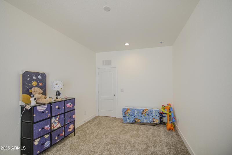 Bedroom 2-pic 2