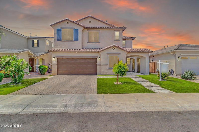 550 E Zion Pl
