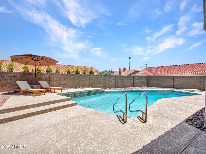 16-Pool-deck-(1)