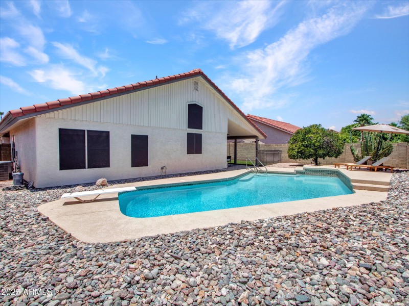 16-Pool-deck-(4)