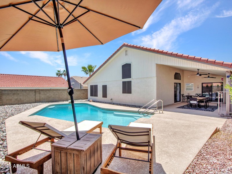 16-Pool-deck-(8)