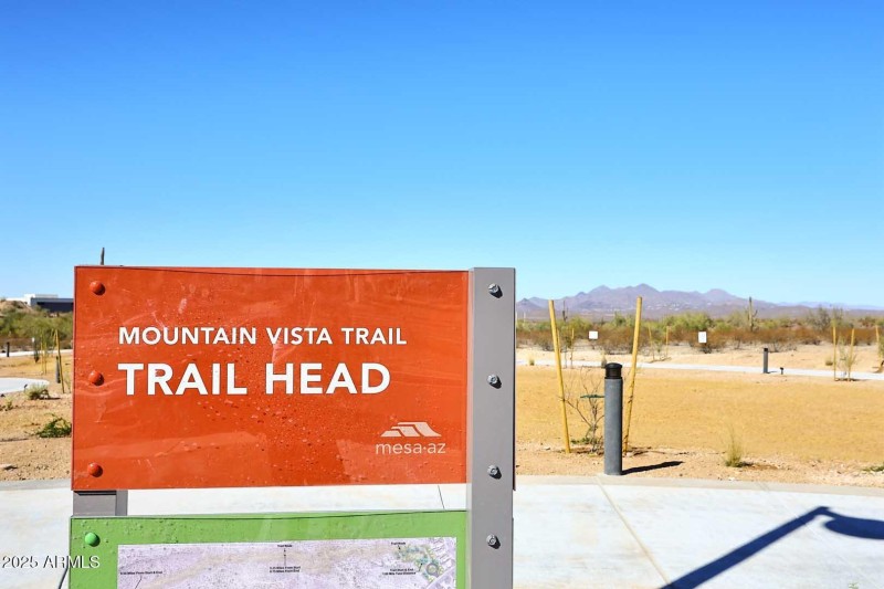 Red Mountain Ranch-Trail Head