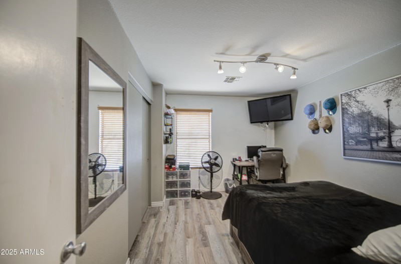 Bedroom 2-pic 1