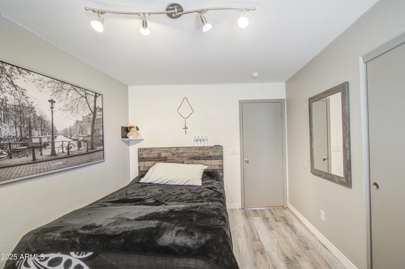 Bedroom 2-pic 2