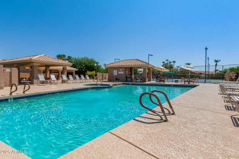 Outdoor Pool & Spa