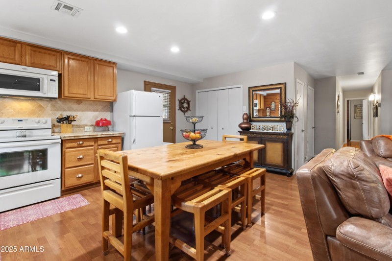 Kitchen/Dining room