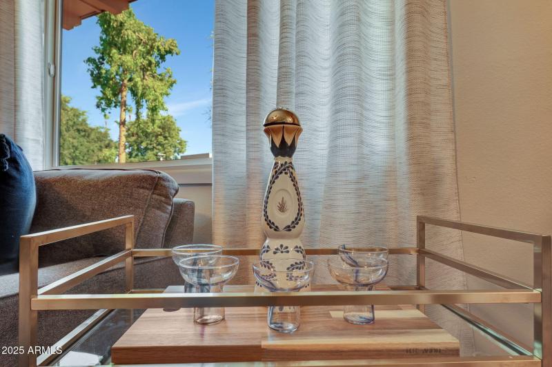 6-web-or-mls-6833-e-osborn-rd-e