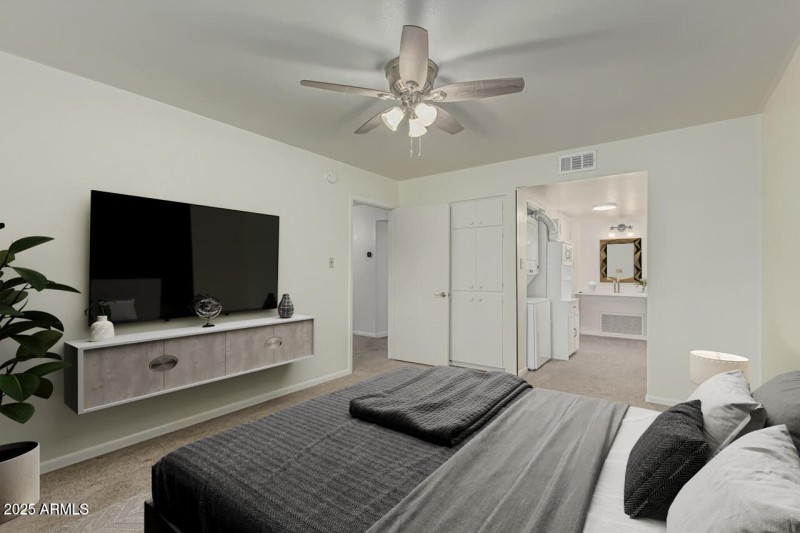 Bedroom to closet (1)