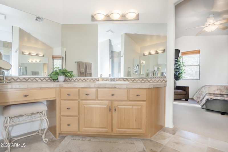 Dual vanities