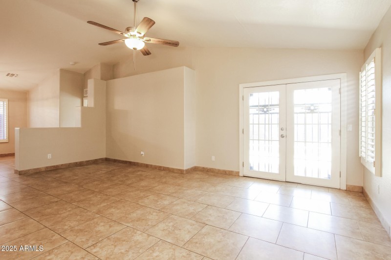 003-photo-living-room-14579388