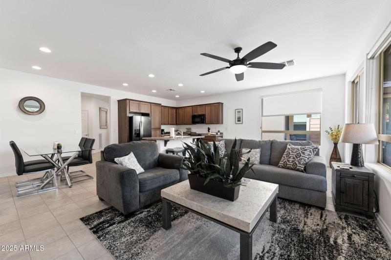 008__678 E Cobble Stone Dr