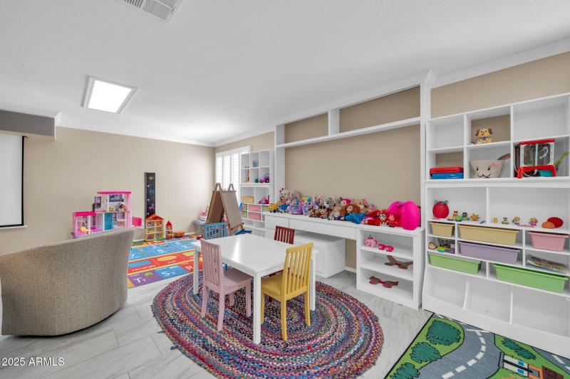 mls_6708 W Utopia Rd-37