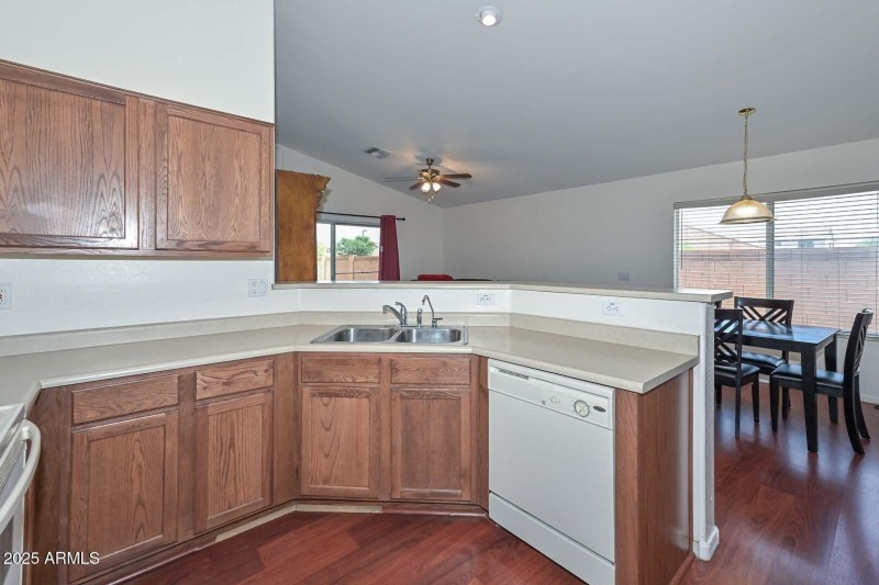 Kitchen-Breakfast Room