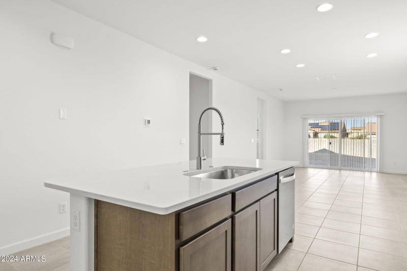 9-web-or-mls-1843-s-239th-dr-79