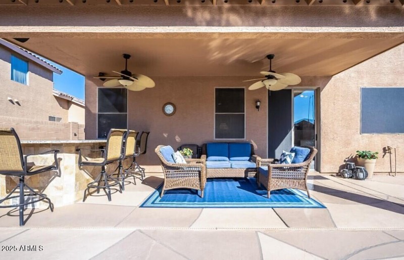 Covered Patio & Bar
