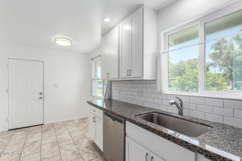 Kitchen and Breakfast Area