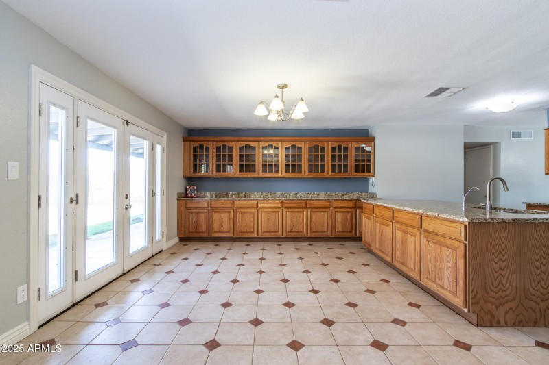 Dining/Kitchen