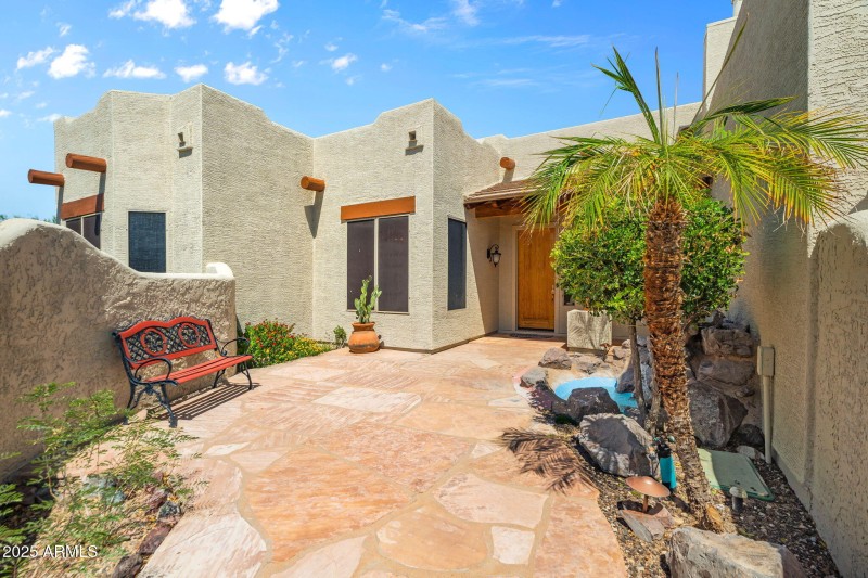 Front courtyard with sitting area
