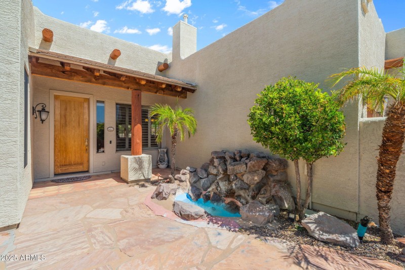 Inviting front courtyard
