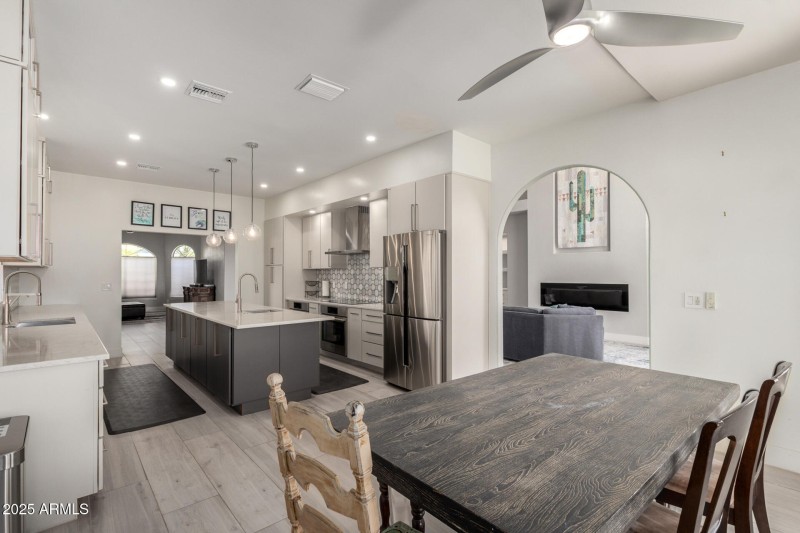 Eat in Kitchen Nook
