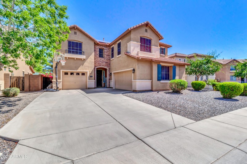 742 E Kingbird Dr-1