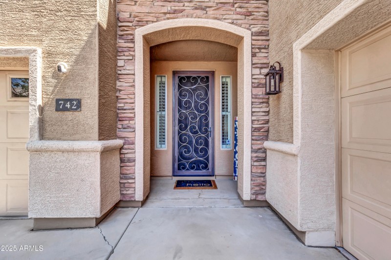 742 E Kingbird Dr-5