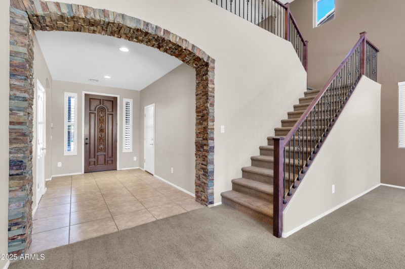 742 E Kingbird Dr-6