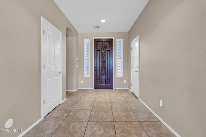 742 E Kingbird Dr-7