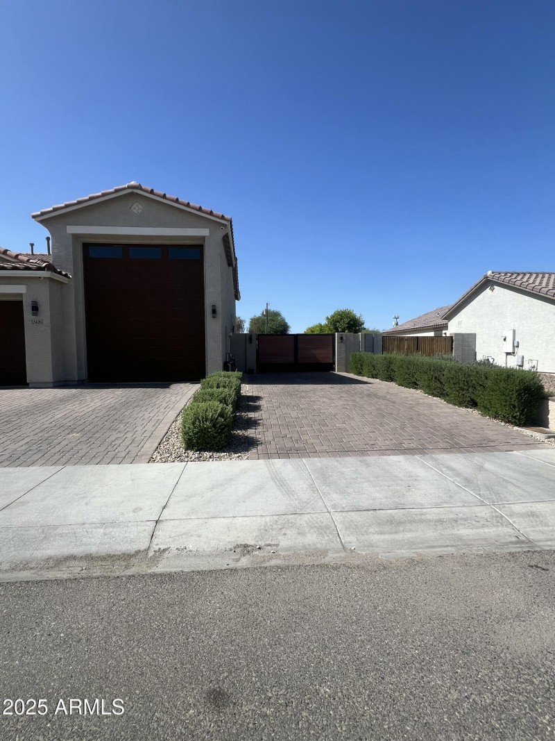SIDE RV GATE