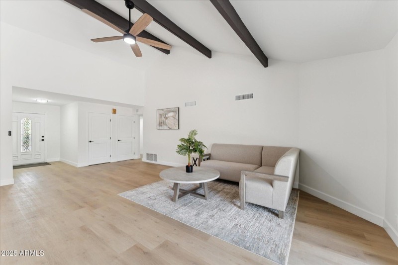 06-006-living-room