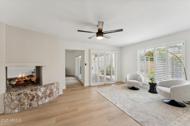 12-012-family-room